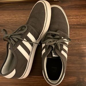 Mens skate shoes